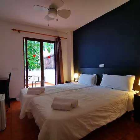 Hostal Balearic (Adults Only)-3